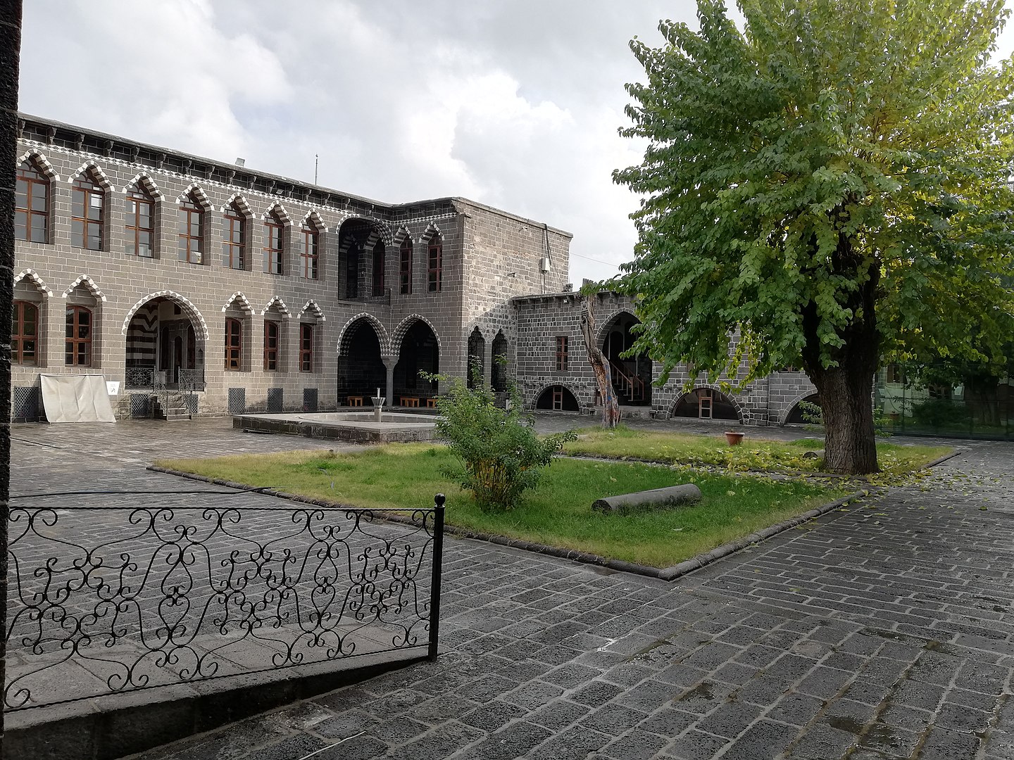 Diyarbakır’da Nerede Kalınır? En İyi 10 Diyarbakır Lüks Oteli