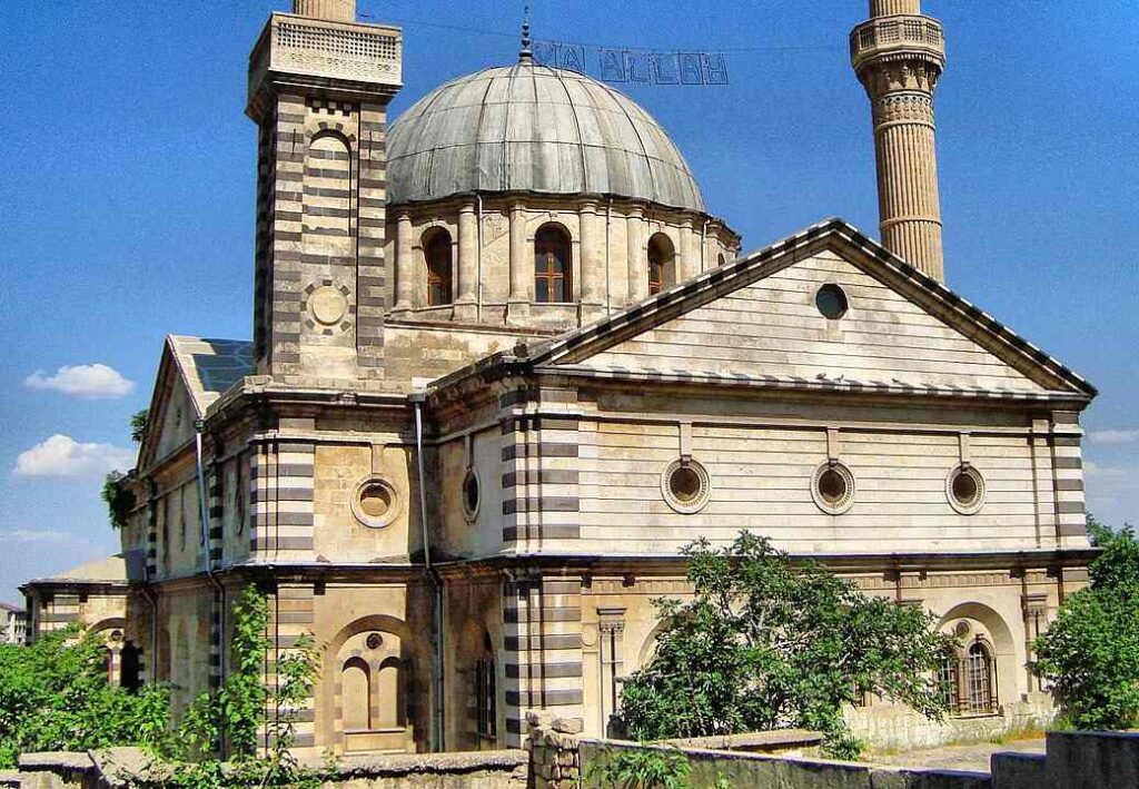 1040px Kurtulus mosque Gaziantep